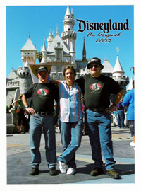 3friends at DisneyLand